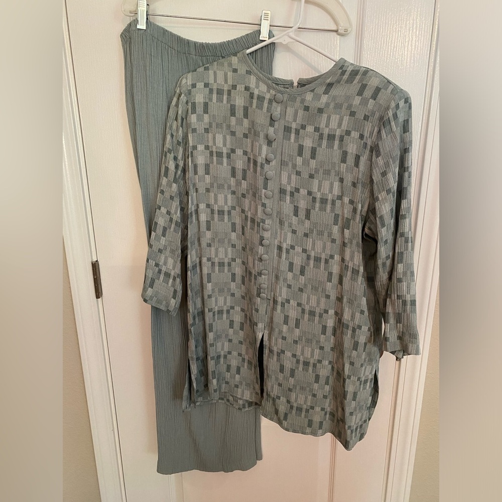 Michael Blake Sage Green Tunic/Pant Set - 14